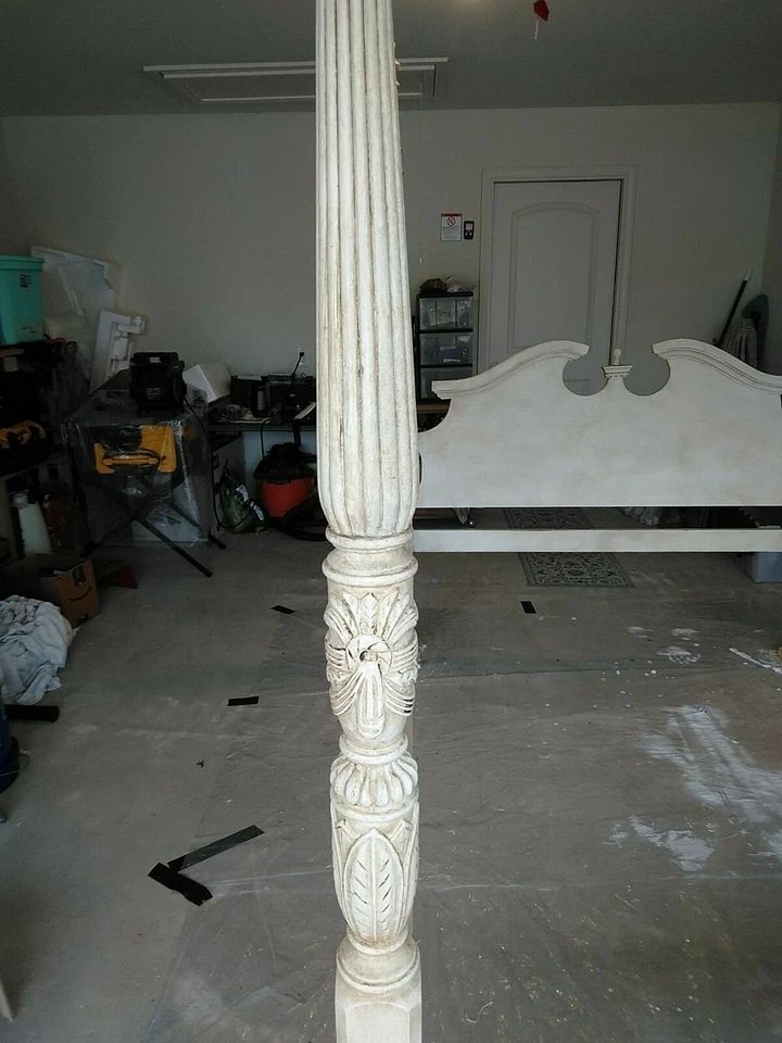 4 carteles cama queen anne angustiada Foto 4 de 4