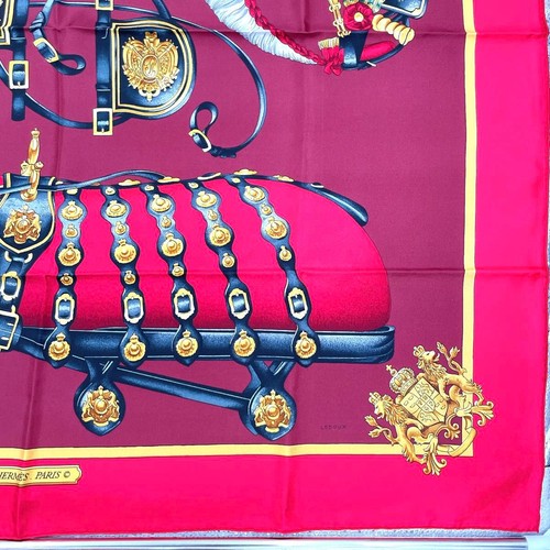 HERMES Bufanda de Seda Harnais de Cour 90cm Rojo Elegante Accesorio de Moda - Imagen 6 de 10
