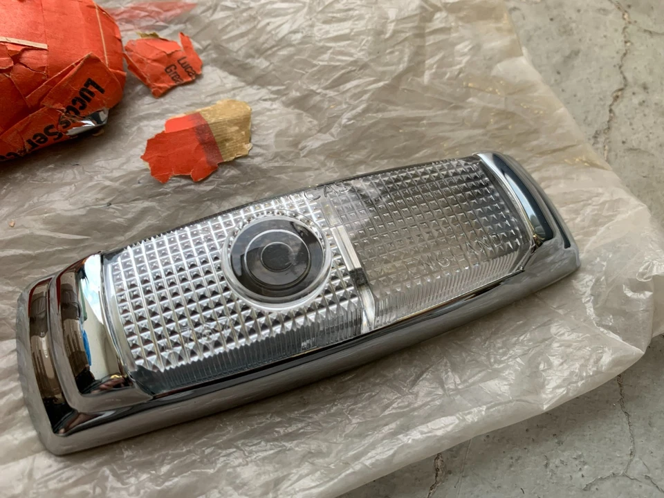 Lámpara interior original / lámpara de lectura - Rolls-Royce Silver Shadow S1 Foto 3 de 4