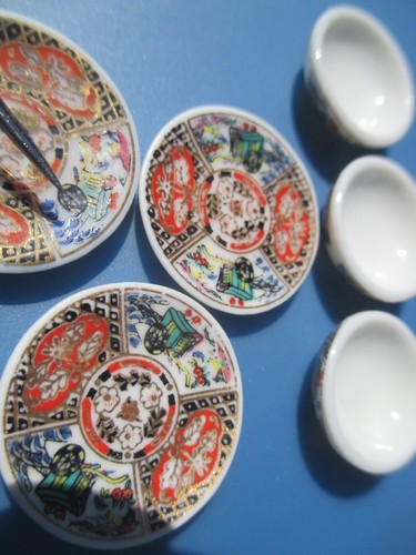 Vintage Dollhouse Miniature Imari Pattern Style Porcelain Dinnerware Plates Bowl - Picture 14 of 18