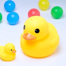 4PCS Yellow Rubber Ducks Bath Toy Squeaky Floating Duck Kids Set