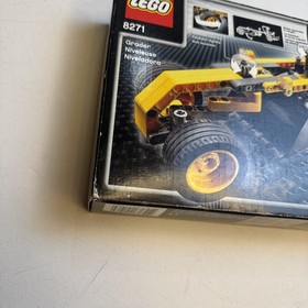 LEGO TECHNIC: Wheel Loader (8271)
