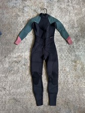 XCEL explorer wetsuit women's 4/3 size 2 slightly used black back zip small hole