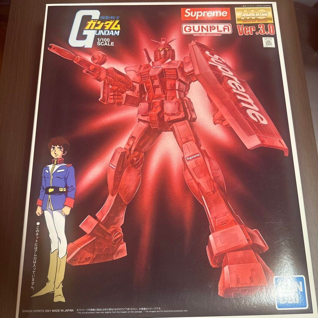 Supreme MG 1/100 RX-78-2 GUNDAM Ver. 3.0 Action Figure Red BANDAI 