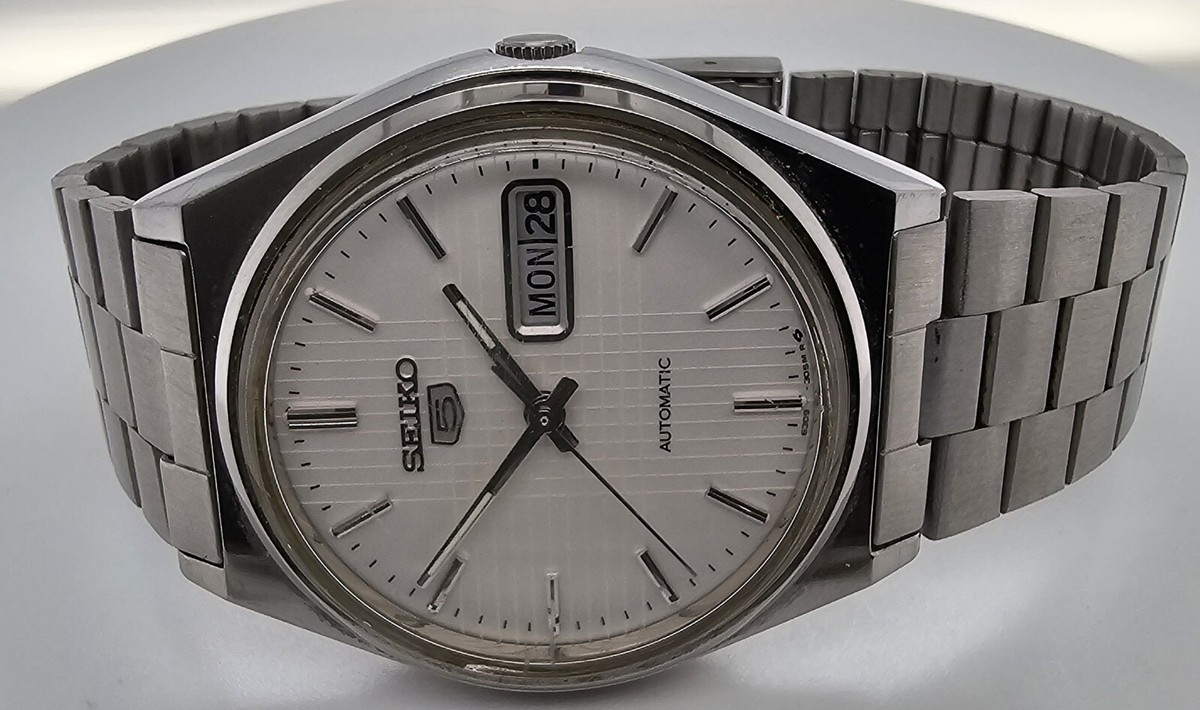 Men's Vintage Seiko 5 Automatic Day Date Wristwatch