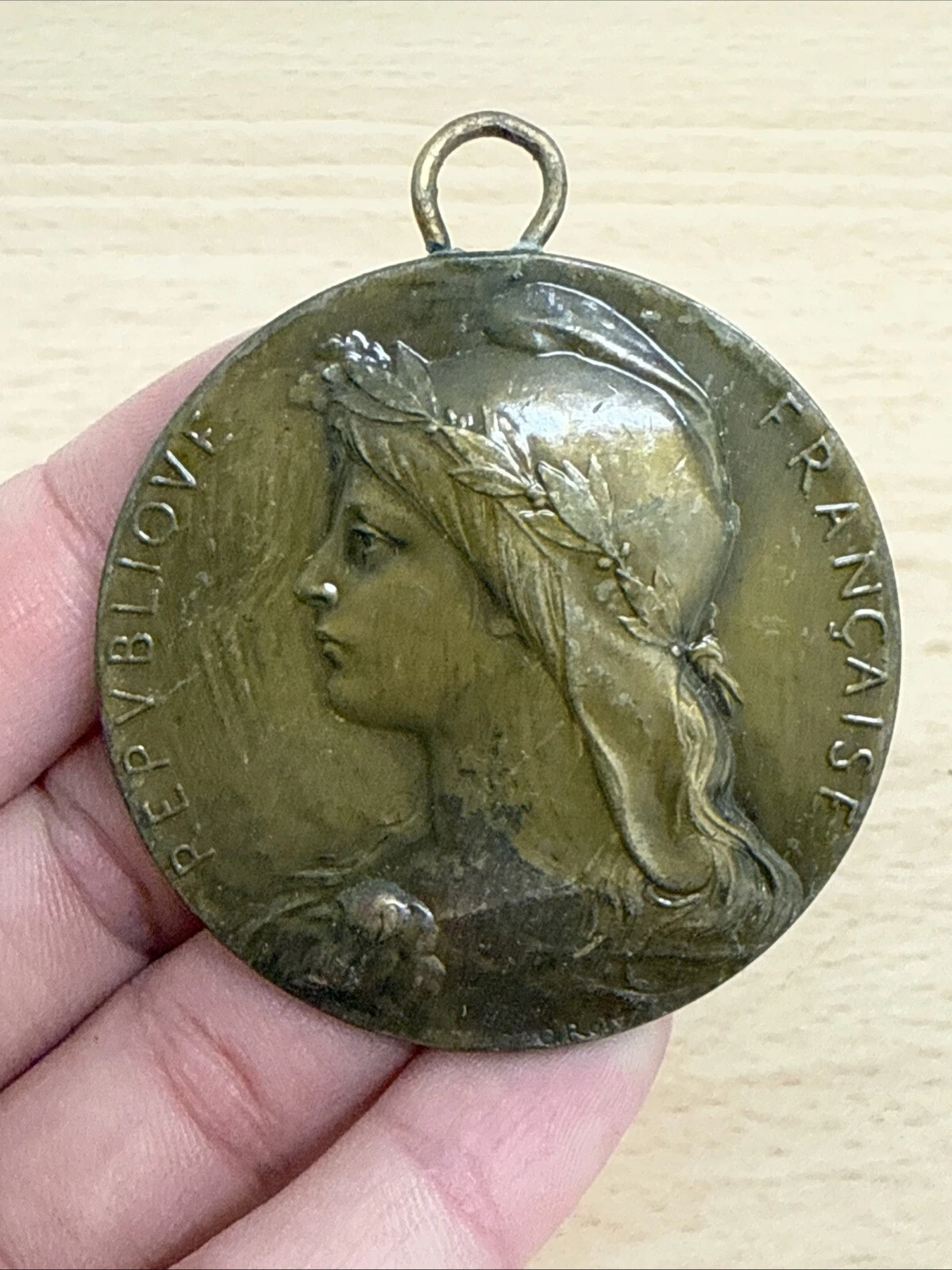 Médaille République Française Offert Par La Ville De St Etienne En Bronze