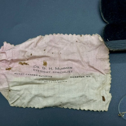 Gafas Pince Nez de colección con marco de puente articulado lleno de oro y lazo para la oreja con estuche - Imagen 6 de 12
