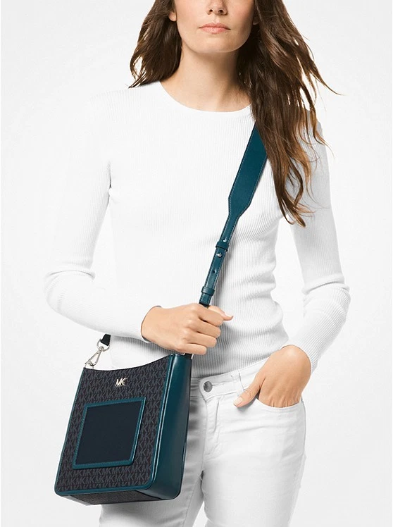 Michael kors gloria pocket swing pack top