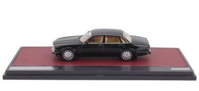 Matrix MX41001-261 Jaguar XJR XJ40 rouge 1991 - 1994 1/43