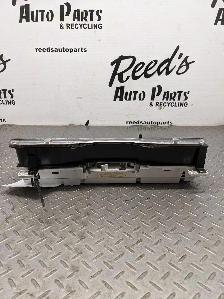 Speedometer Cluster MPH From 11/04/02 Fits 03 EXCURSION 1167681 - Image 4 of 4