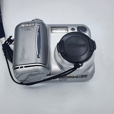 Nikon COOLPIX 4300 4.0MP Digital Camera - Silver (Parts - See Condition)