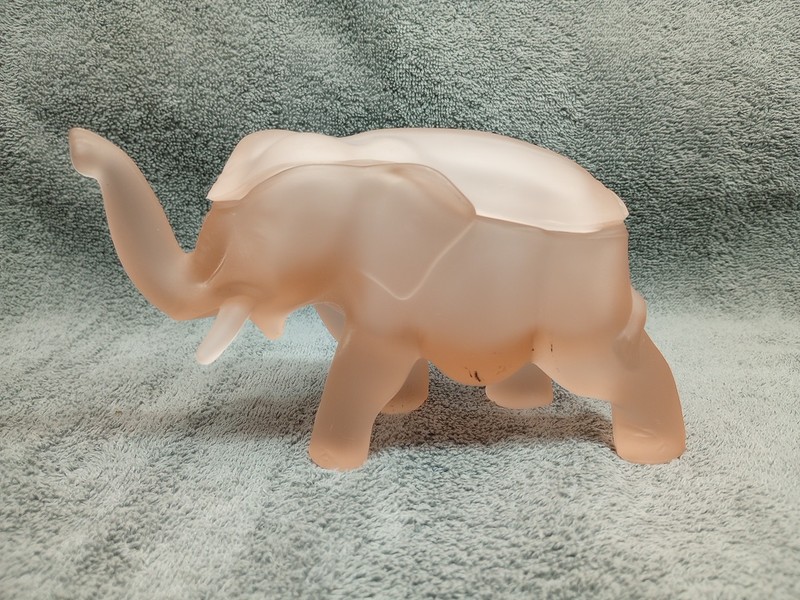 Vintage Frosted Pink Satin Indiana Glass Trunk Up Elephant Candy Dish