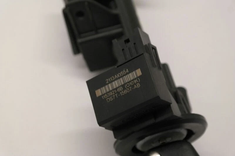 Interruptor de encendido convencional 12-18 FORD FOCUS CON LLAVE OEM  Foto 4 de 4