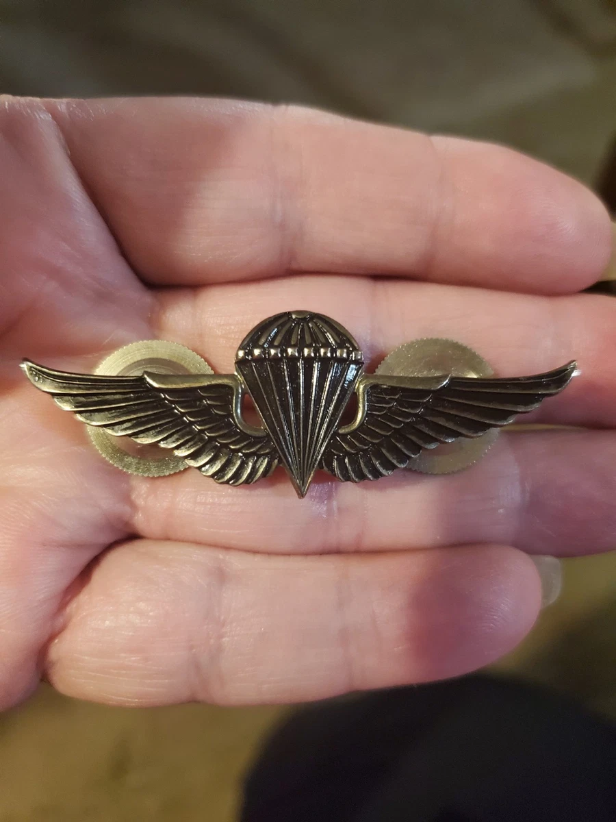 ★アメリカの勲章/徽章＊ノヴァ カイザリアのラトガース大学章（実物） Amazon.co.jp: 米軍勲章