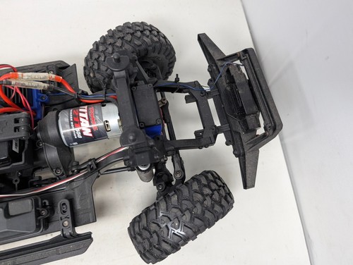 Traxxas TRX-4 RC Crawler Truck w/ Titan 21T Motor & Lipo Battery (UR) - Picture 7 of 10
