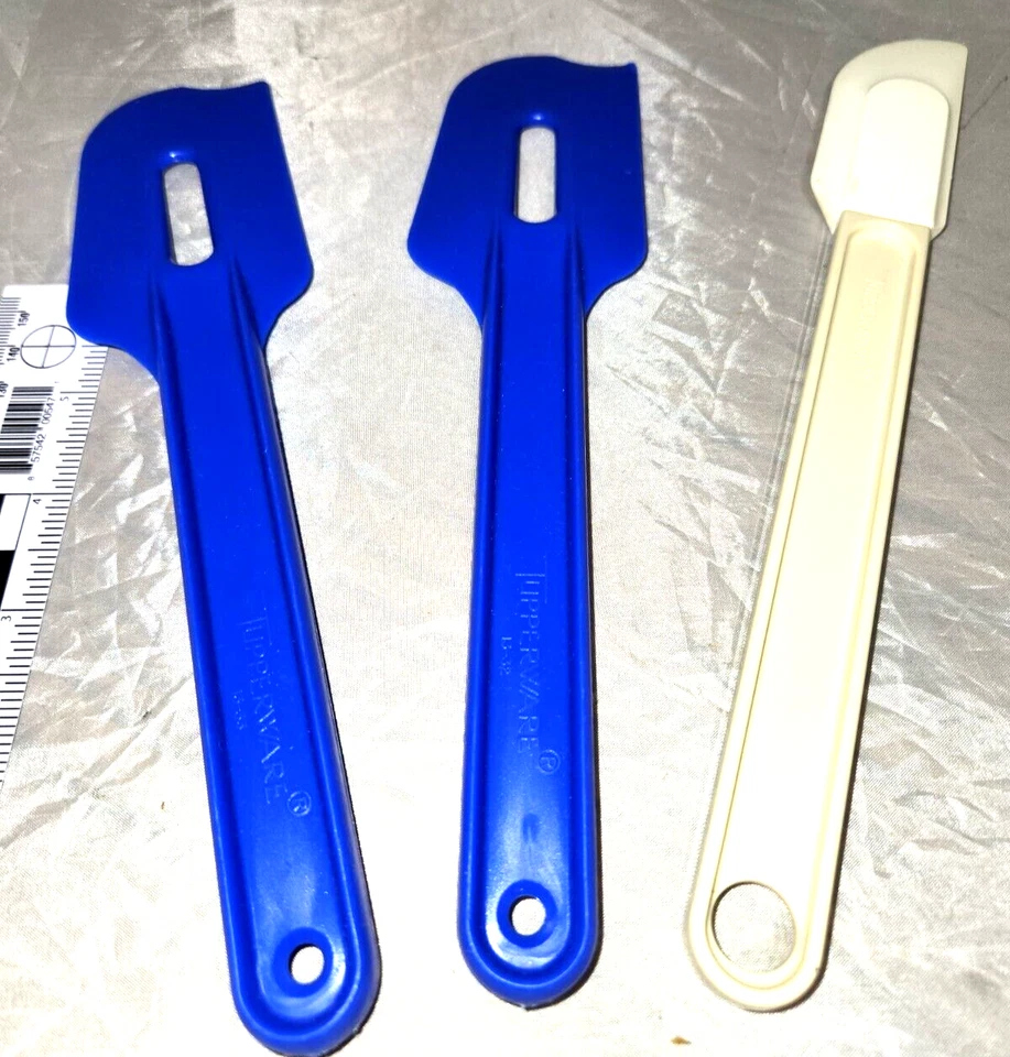 Lot of 3 Tupperware Spatulas--2 Blue Paddle Scrapers 13-33 & 1-Beige 1774-20 - Image 2 of 2