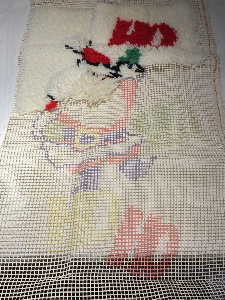 Vintage Christmas Santa Rug Latch Hook Wall Hanging Kit Started No Hook Caron - Image 4 of 4