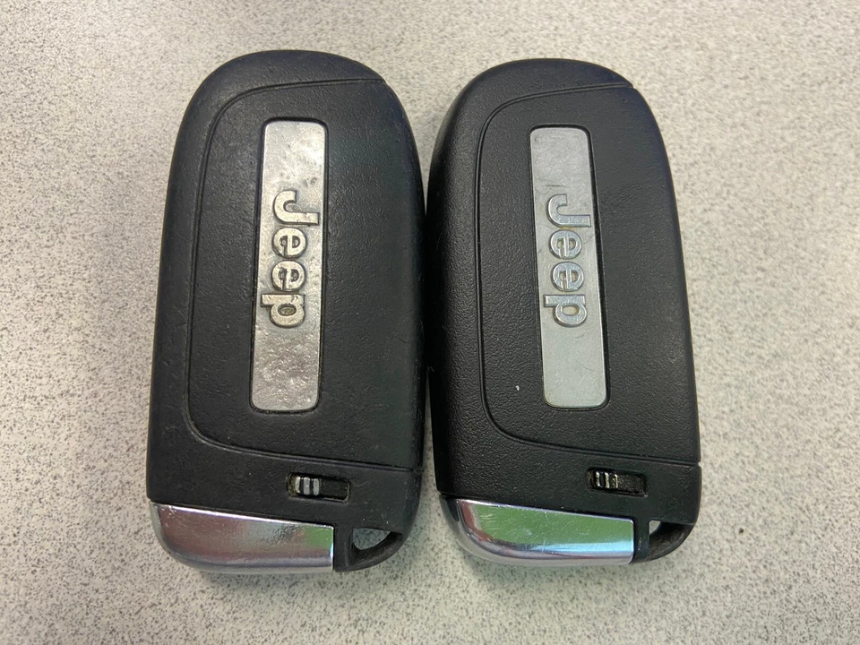 LOT 2 JEEP RENEGADE KEY FOB FCC ID M3N40821302 OEM KEYLESS ENTRY REMOTE OEM - Image 2 of 2