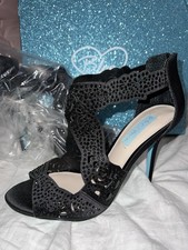 Betsy Johnson Black Livie Satin Pump With Black Crystals Open-Toe Size 8 120