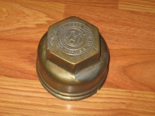 1910’s Chalmers Motor Co Brass Threaded Screw on Hubcap Hub Grease Cap Antique