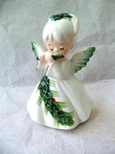 Vtg Lefton Christmas Angel Playing Flute!  JAPAN!  HOLLY & WHITE ROBE!  4 1/2"
