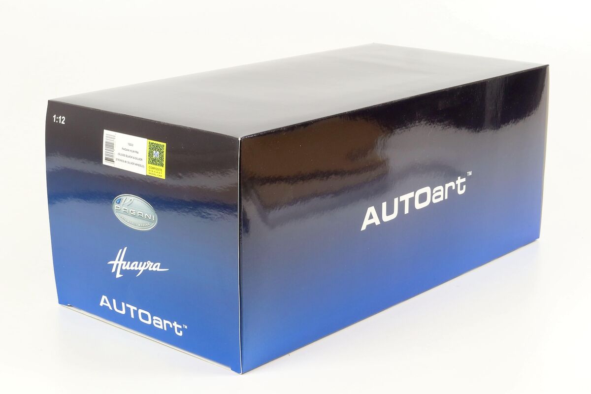 1:12 Autoart Pagani Huayra Gloss Black & Silver Stripes 1:12 Autoart Pagani Huayra Gloss Black & Silver Stripes