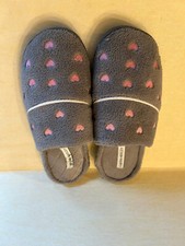 Laura Ashley gray slippers with pink hearts size XL 9.5-10.5         d7