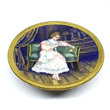 Delicate Center Piece Brass Tray With Enamel Design - Gamé - 6J