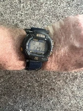 Hard to Find TIMEX Magnum 200 Diver Men’s Watch Functional. Rough Cosmetically