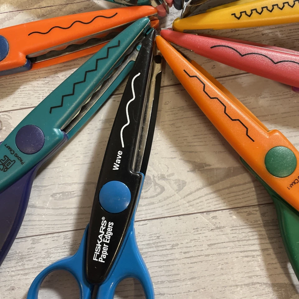 Provo Craft Lot Of 10 Edging And Scalloping Scissors Scrapbooking Arts And Craft - Image 4 of 4