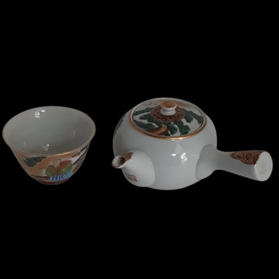 Antique Kutani Marked Teapot Pine Tree Traditional Side Handle/w Sake Cup