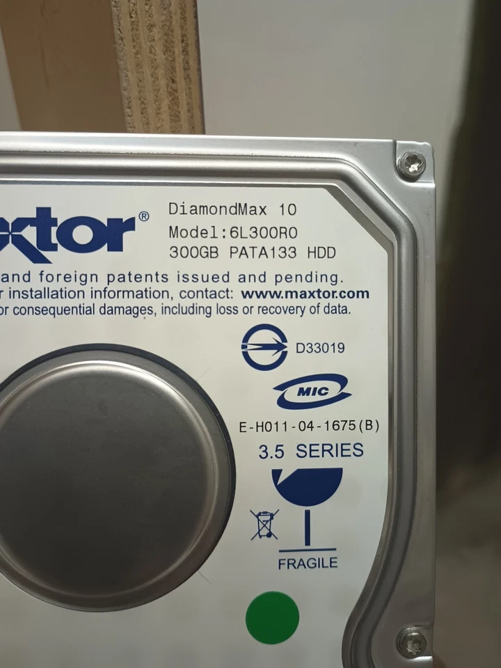 Maxtor Diamondmax 10 300GB IDE 3.5" Hard Drive Model 6L300R0 PATA 133 Tested - Image 2 of 4