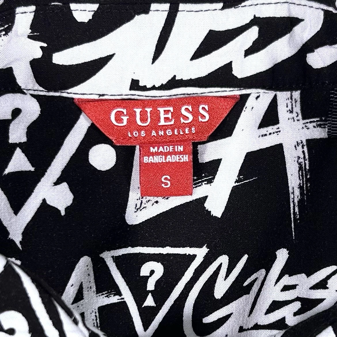 Camisa Guess Para Hombres S Negra Blanca LA Graffiti Estampado Rayón Elastizada SS Abotonada