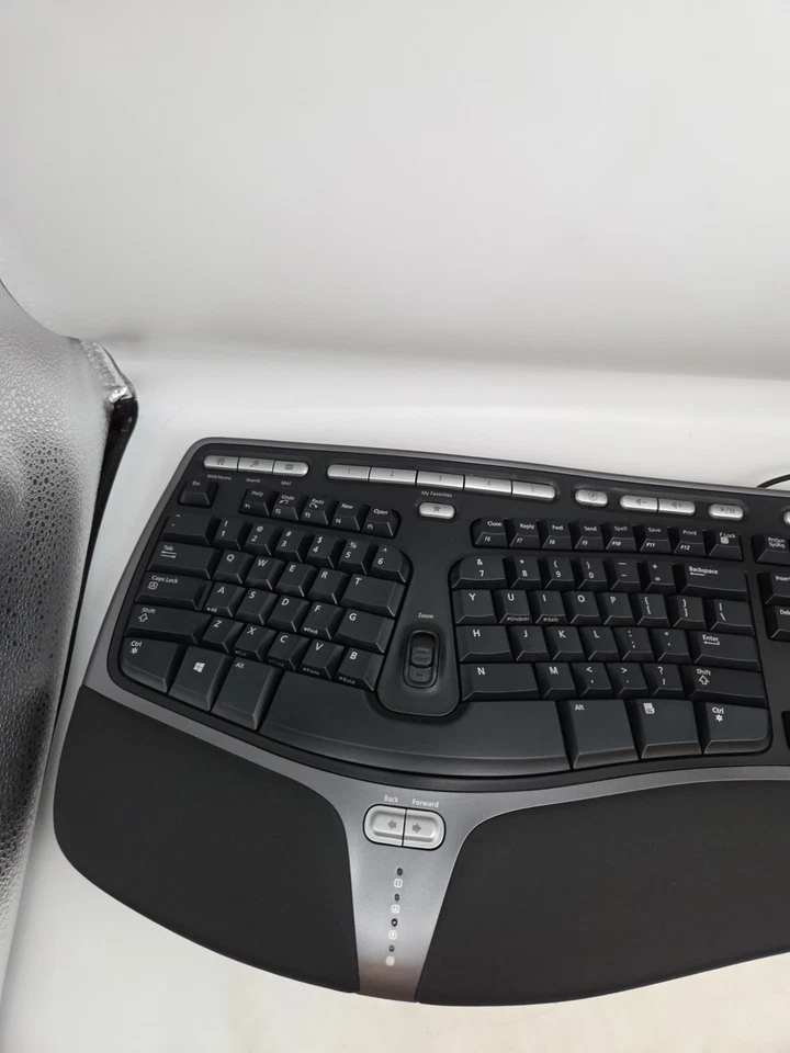 Microsoft Natural Ergonomic Keyboard 4000 v1.0 KU-0462 1048 USB Wired - Open Box - Image 2 of 4