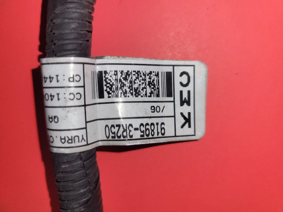 Parachoques trasero Kia Cadenza 2014-2016 4 sensores con arnés de cables 91895-3R250 OEM Foto 4 de 4