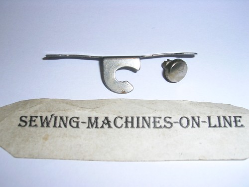 Retaining Tray RARE ORIGINAL SINGER 401G/411G SEWING MACHINE BOBBIN SLIDE PLATE ...