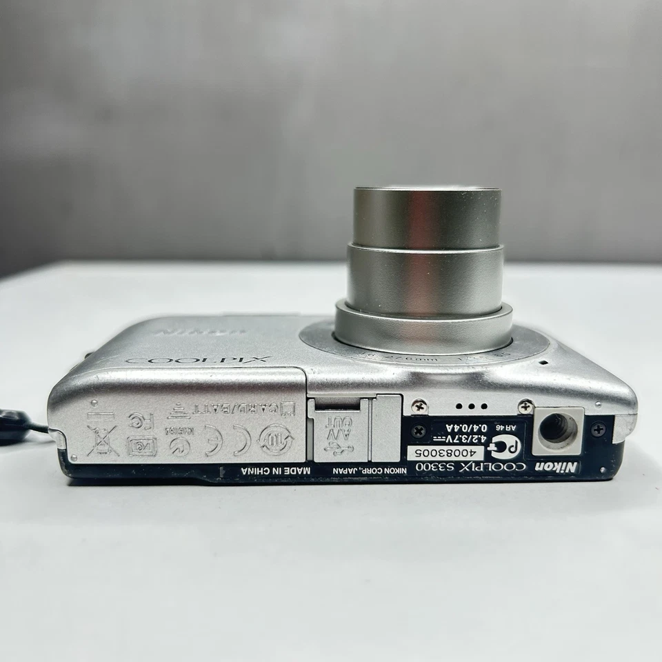 Nikon Coolpix S3300 argento - Fotocamera digitale compatta - CCD 6X VR 16 MP - Immagine 4 di 4