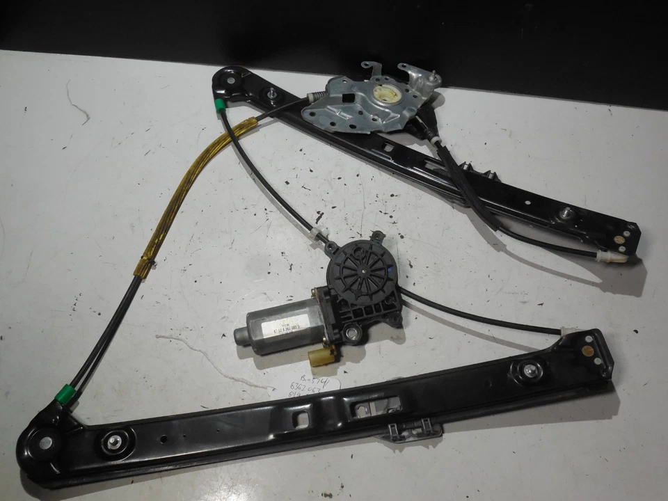 Мотор регулятора переднего правого окна 8196037 8362063 01–05 BMW E46 325i 330i - Изображение 2 из 4