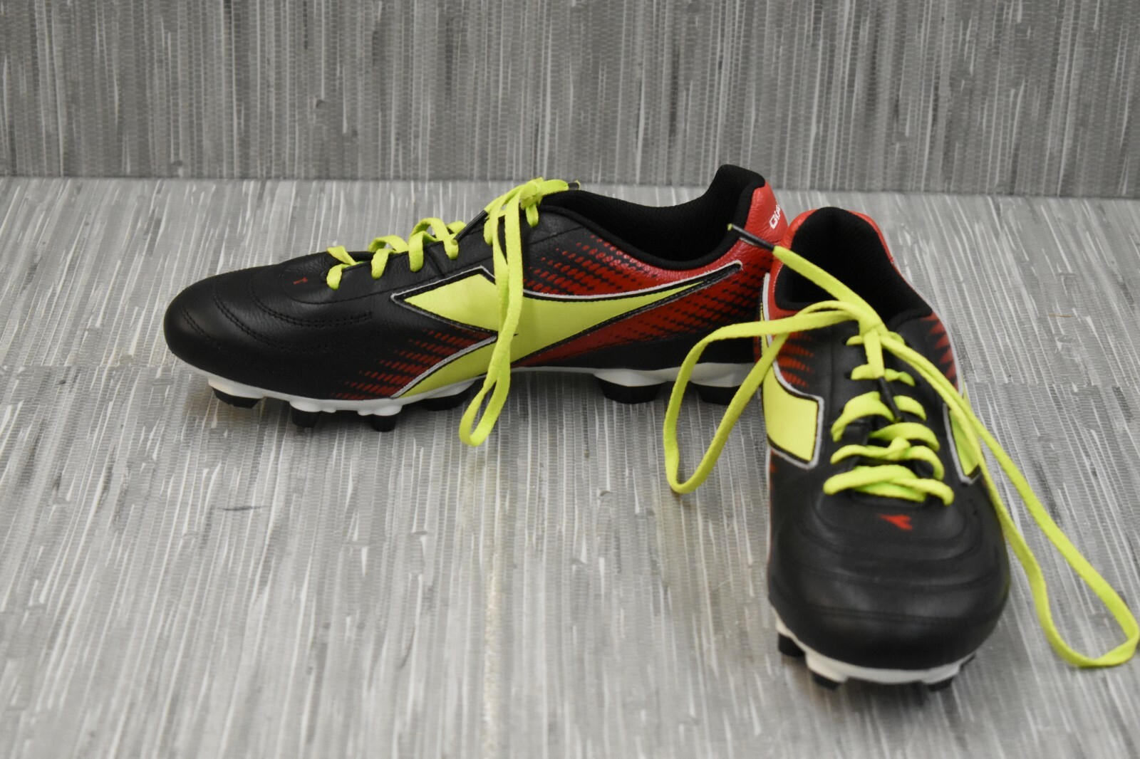 diadora womens soccer cleats