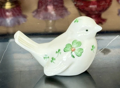 Fenton Glass Bird Figurine - Milk HP Shamrocks & Crystal - Irish Treasures