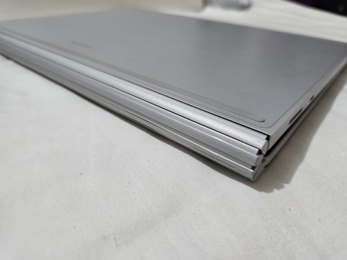 Mircosoft Surface Book 2 - 15 inch i7 8th gen 256GB SSD 16GB RAM - Excellent - Picture 13 of 13