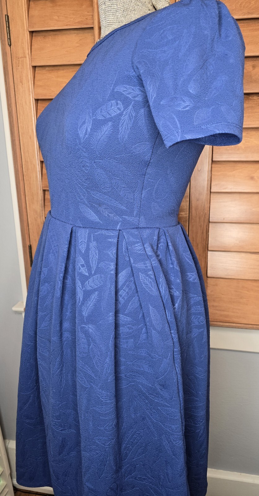 LULAROE Solid Blue Feather Embossed Textured Stre… - image 3