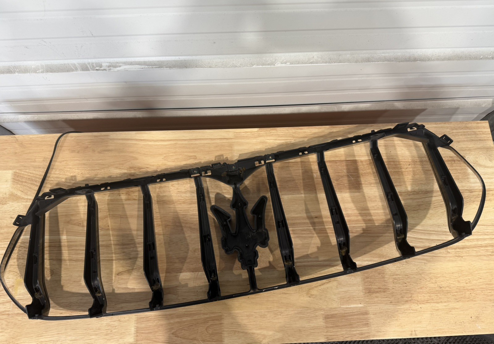 2017 2018 2019 2020 Maserati LEVANTE Center Grille OEM