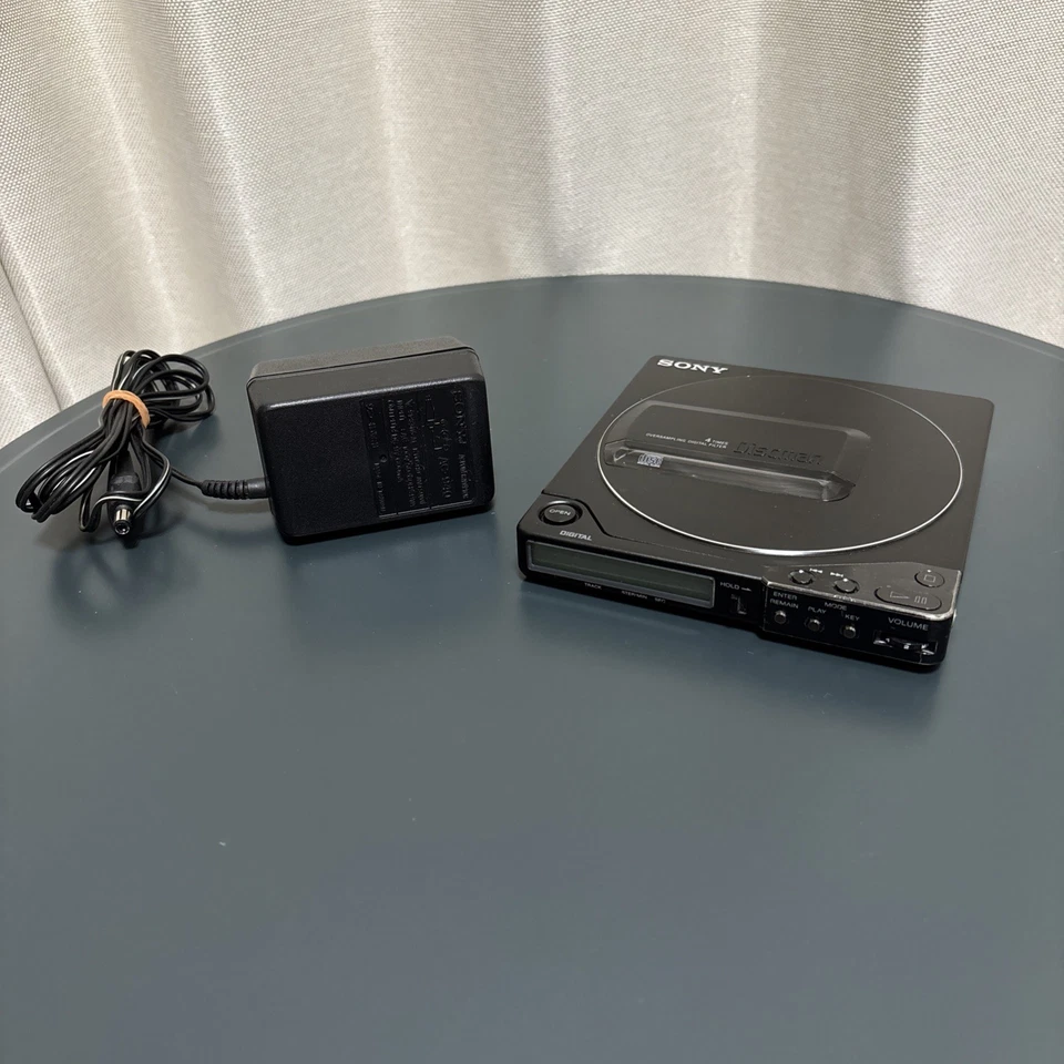Sony D-250 Discman voll funktionsfähiger CD Player mit Adapter 116529