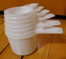 Vintage Tupperware white Measuring Cups Set of 6 Great Condition 