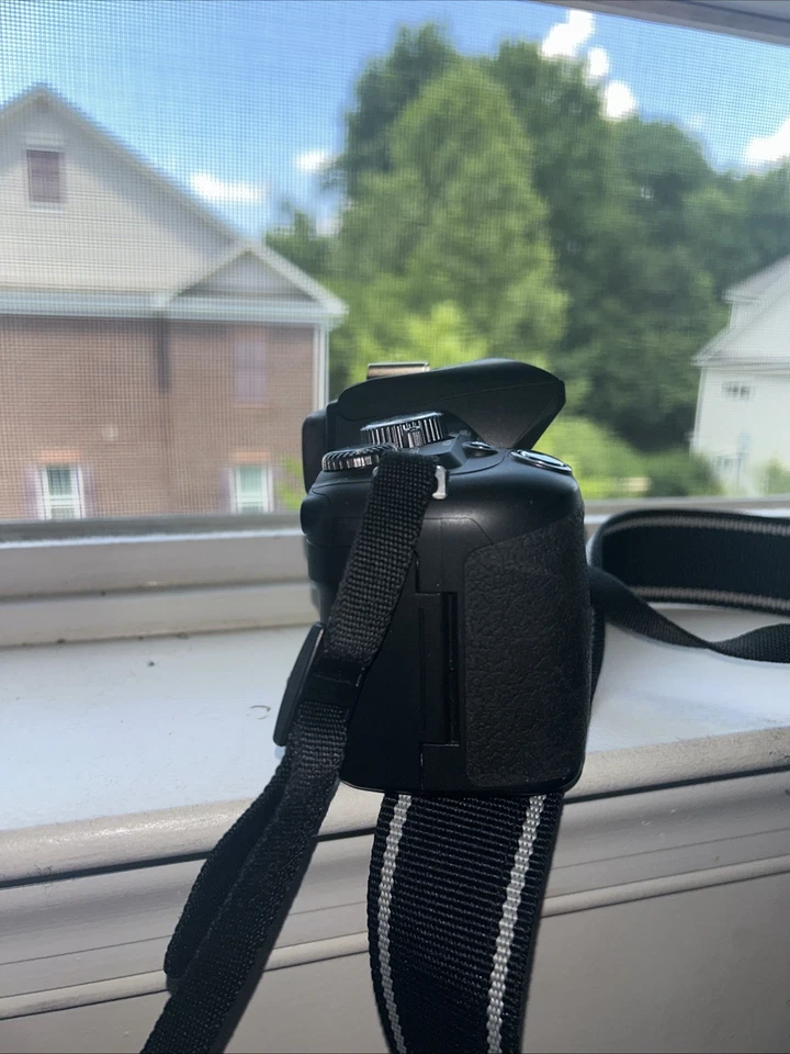 Cámara digital Olympus EVOLT E-500 8,0 MP SLR - negra (Kit con 14-45 mm y... Foto 3 de 4