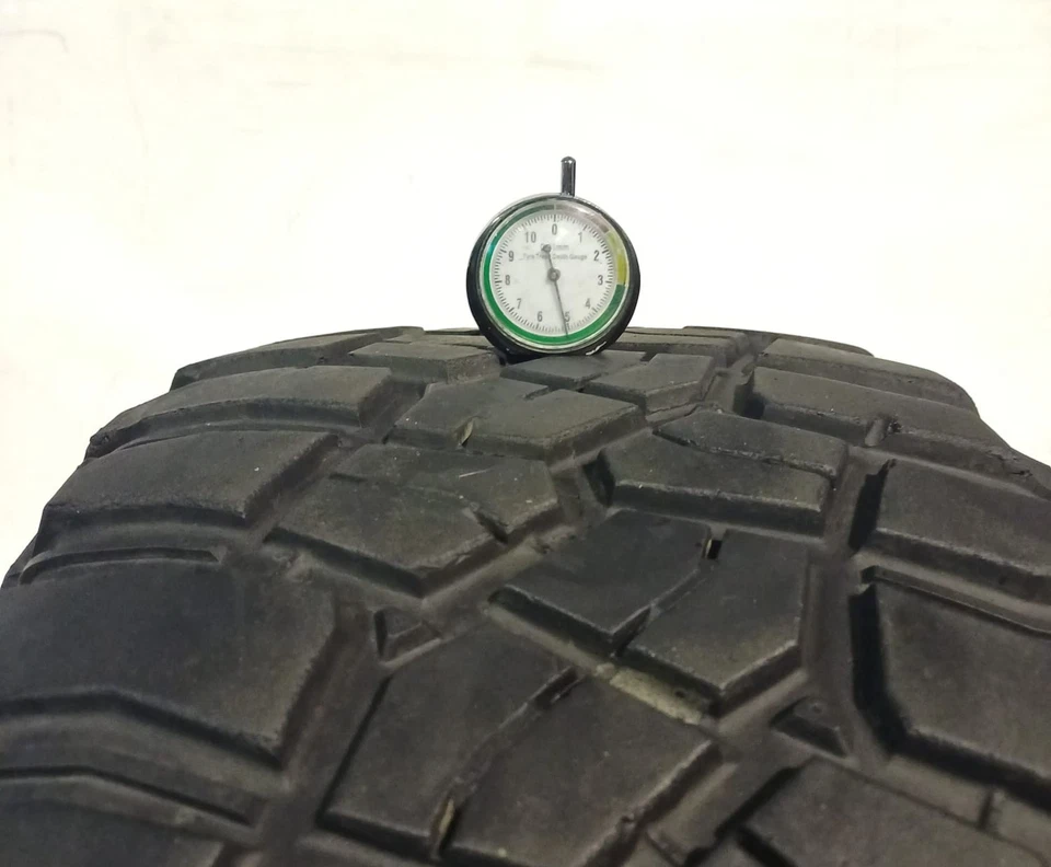 PNEUS USAGÉS PIÈCES 4 BFGOODRICH MUD TERRAIN T/A KM3 285/70 R17 121/118Q INVE... - Photo 3/4