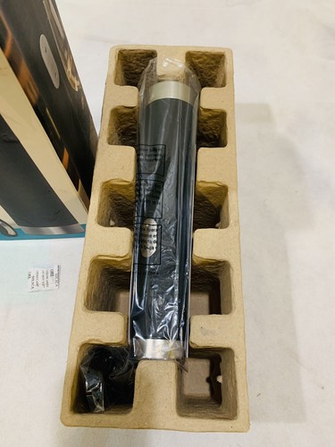 Nuevo en caja Abridor de vino automático Sharper Image funciona con pilas con cortador de papel incluido - Imagen 6 de 6