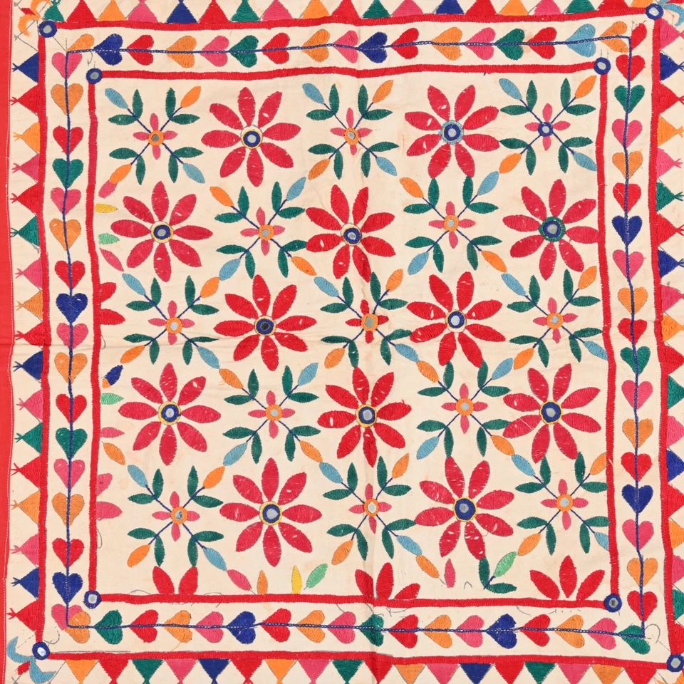 Vintage Indian Hand Embroidery Tapestry Floral Wall hanging Textile 2.8x2.8 ft - Image 2 of 4