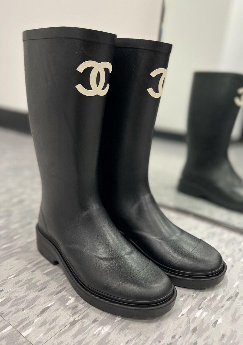 Chanel Black Caoutchouc CC Logo Rubber RainBoots 38 | eBay Chanel Black Caoutchouc CC Logo Rubber RainBoots 38 | eBay